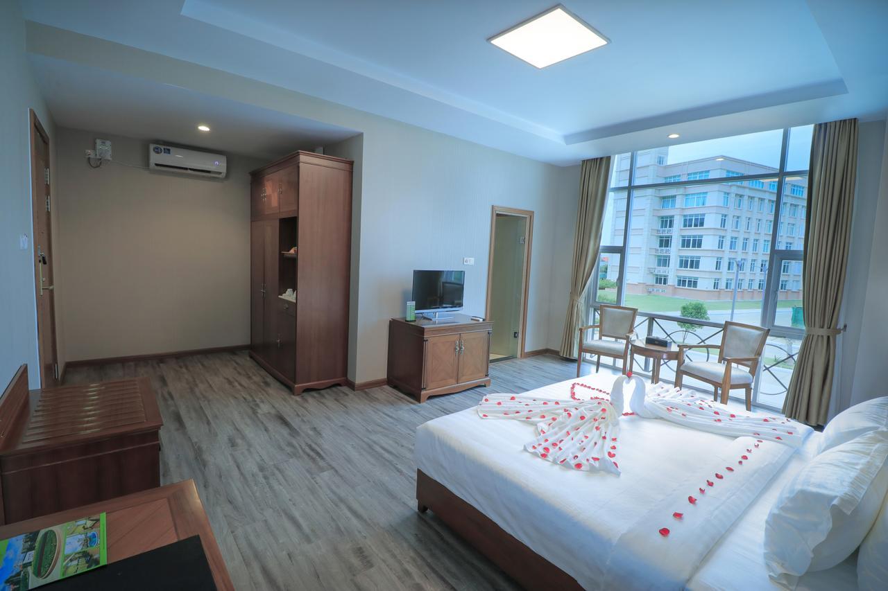 The Hotel Grand Ace Naypyidaw Exteriör bild